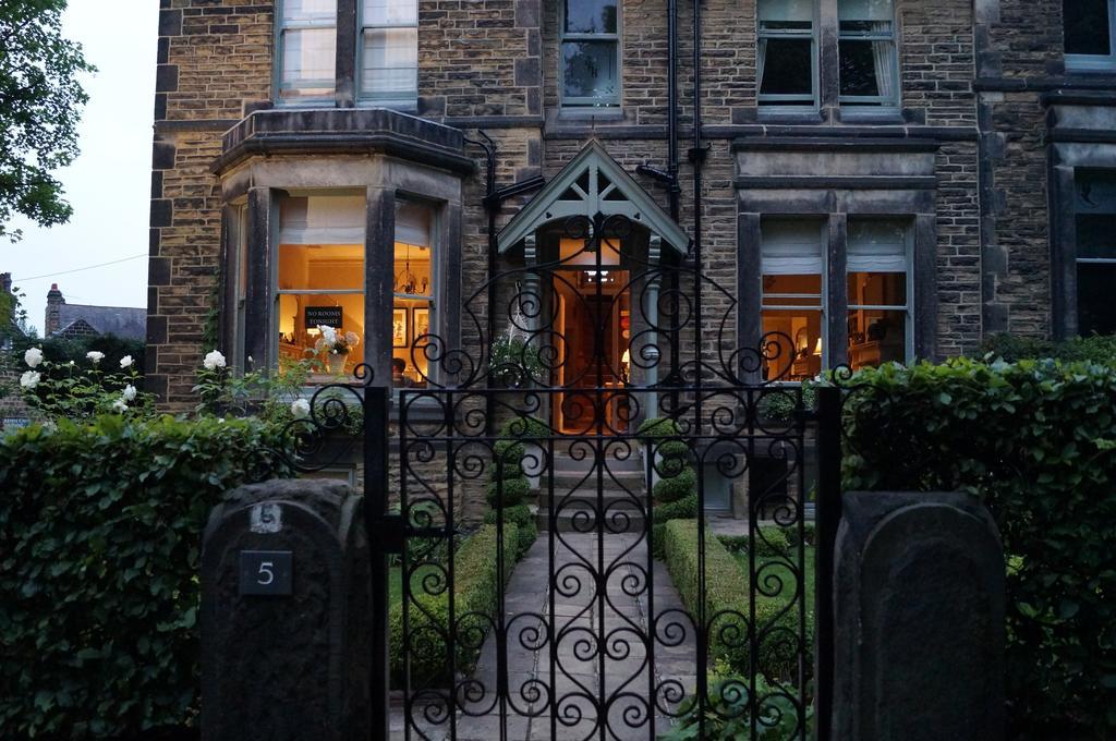 Brookfield House Hotel Harrogate Exterior photo