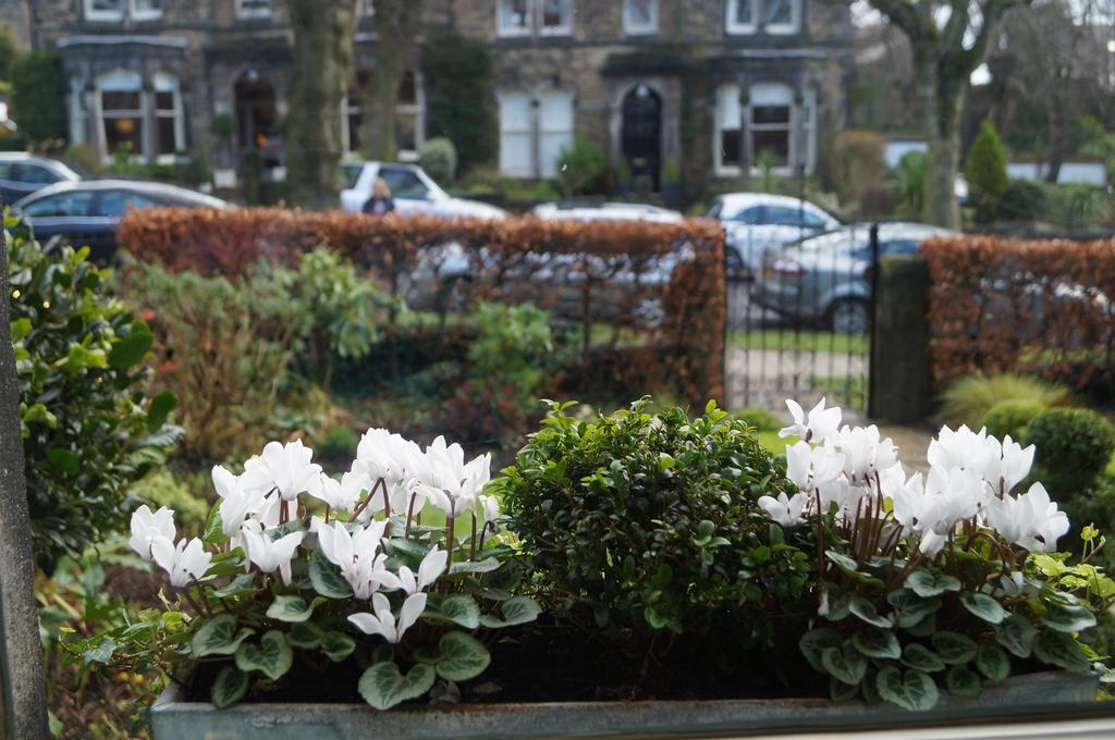 Brookfield House Hotel Harrogate Exterior photo